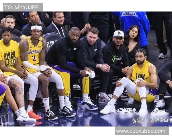 湖人队与快船队激战成和精彩回顾与赛后分析